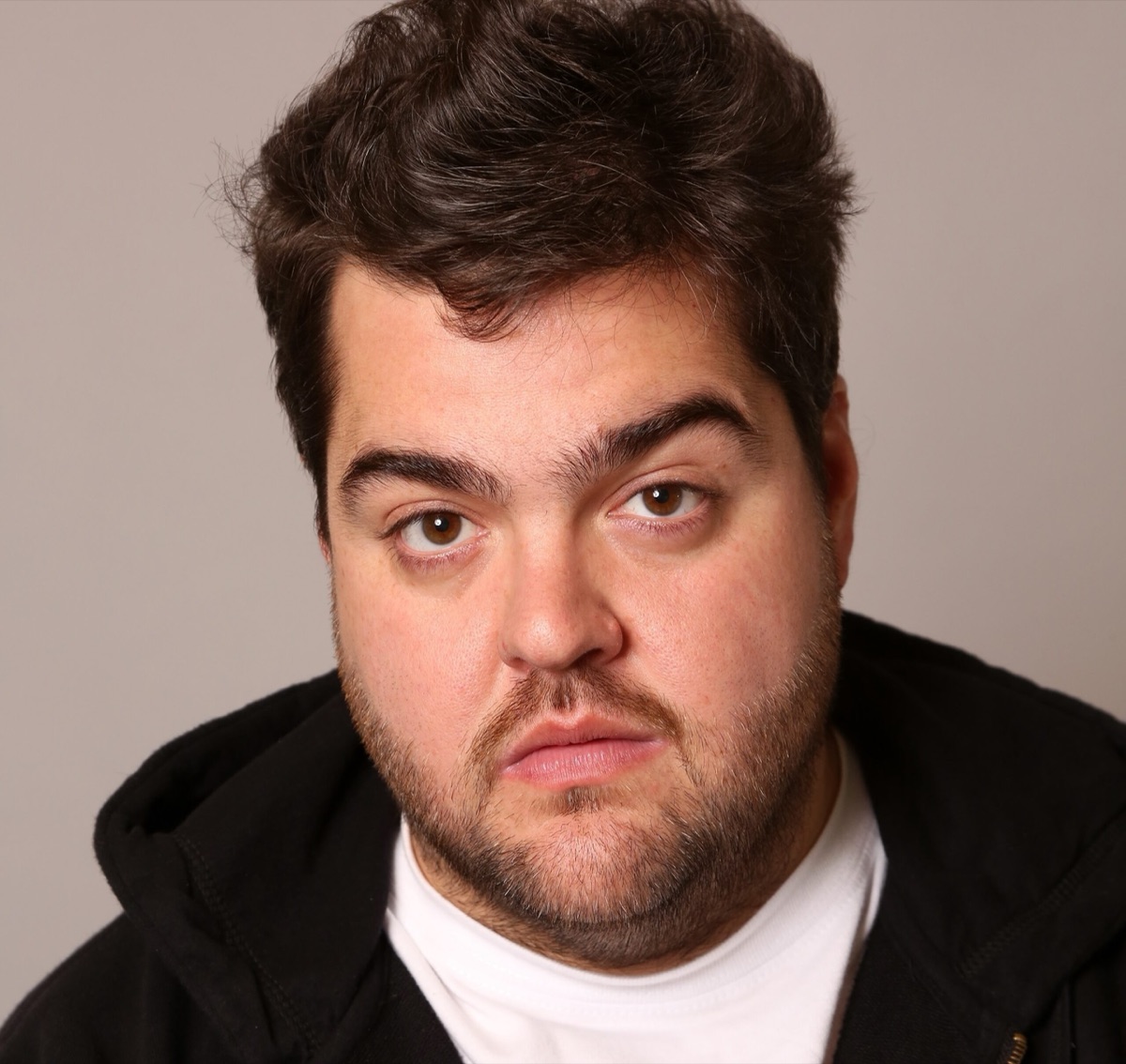 Darío Brassi como Douglas